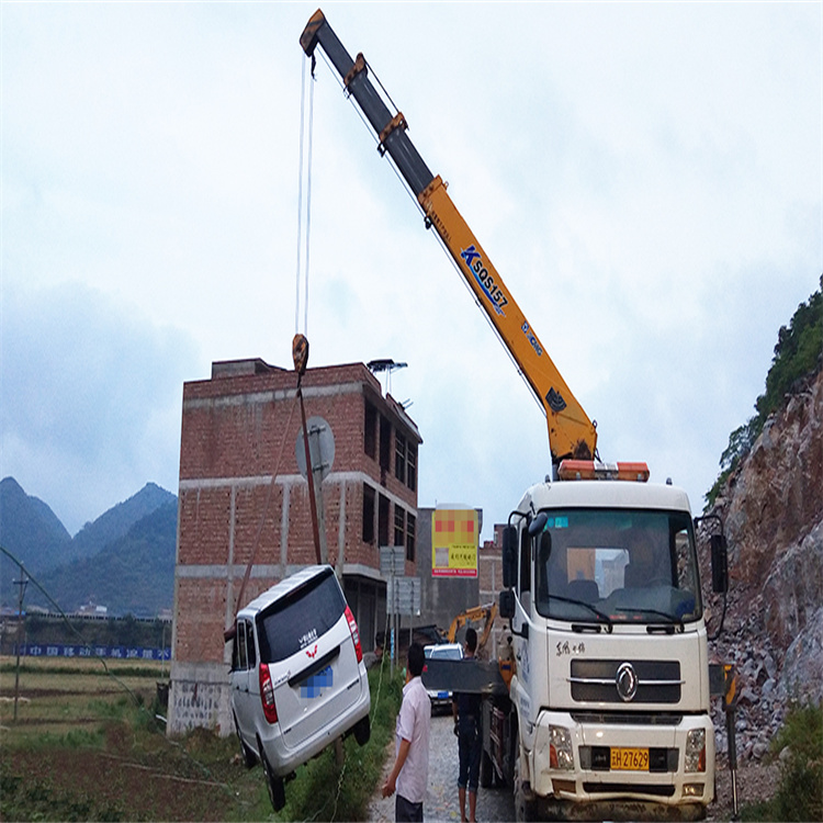郴州道路交通事故救援吊装案例